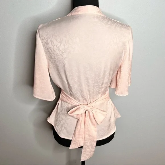ASTR Blush Pink Satin Pleated Front V Neck Tie Kimono Top - Picture 12 of 14